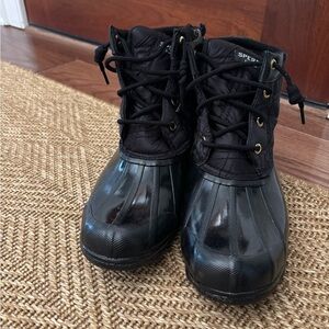 Sperry Black Quilted Ankle Boots